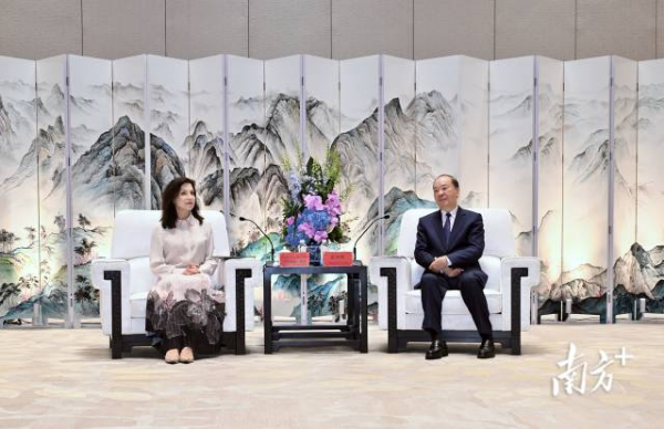 5月28日上午，省委书记黄坤明，省委副书记、省长孟凡利在广州会见了由德国联邦经济和能源部部长卡特琳娜·赖歇率领的德国经济界代表团一行。南方+记者 王辉 摄